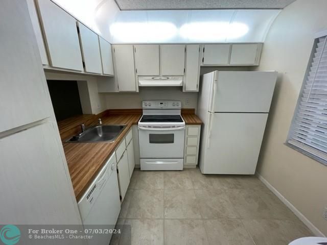 Active With Contract: $1,650 (1 beds, 1 baths, 0 Square Feet)
