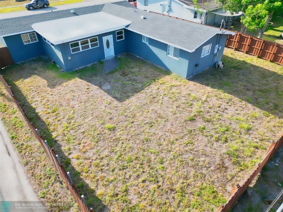 Vendido Recientemente: $599,000 (4 camas, 2 baños, 1889 Pies cuadrados)