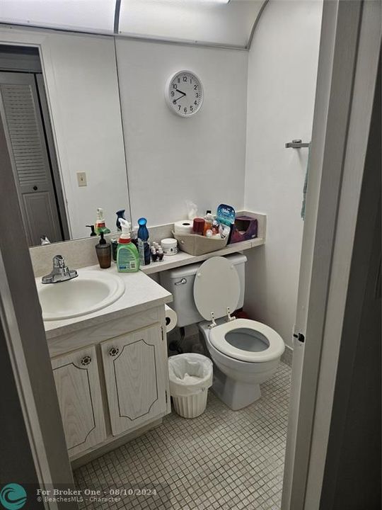 For Sale: $115,000 (1 beds, 1 baths, 715 Square Feet)