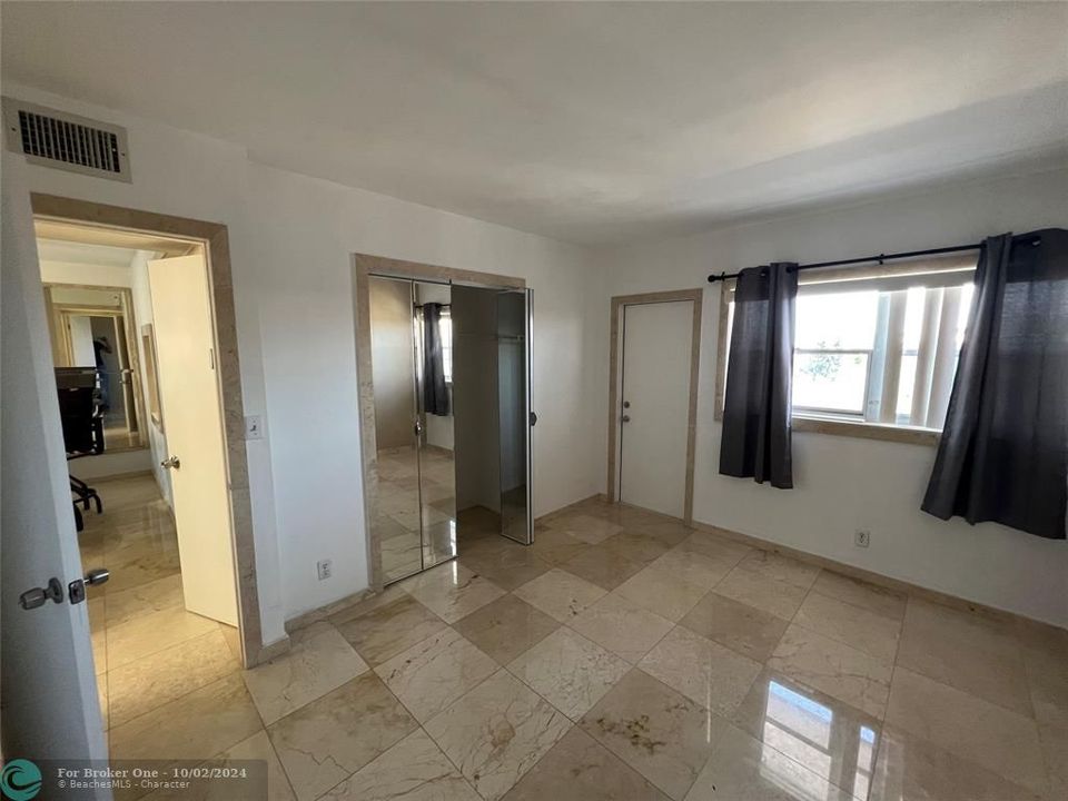 For Sale: $251,800 (2 beds, 2 baths, 1050 Square Feet)