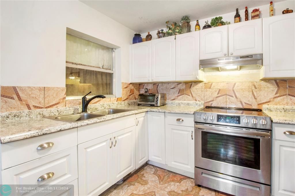 Active With Contract: $400,000 (4 beds, 2 baths, 1702 Square Feet)