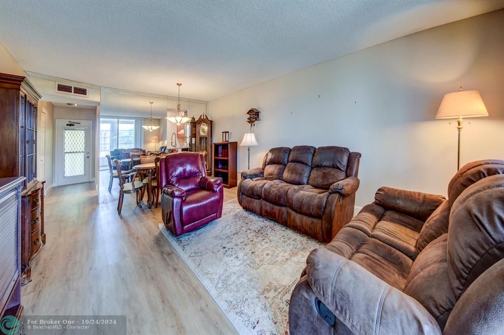 Recently Sold: $209,000 (2 beds, 2 baths, 1100 Square Feet)