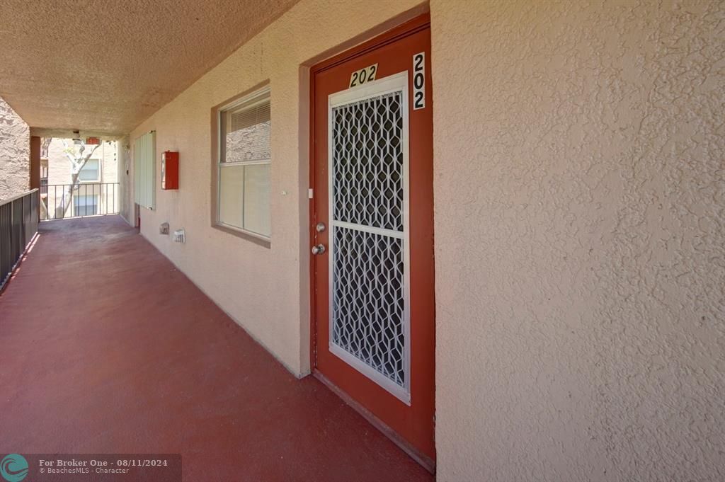 Recently Sold: $209,000 (2 beds, 2 baths, 1100 Square Feet)