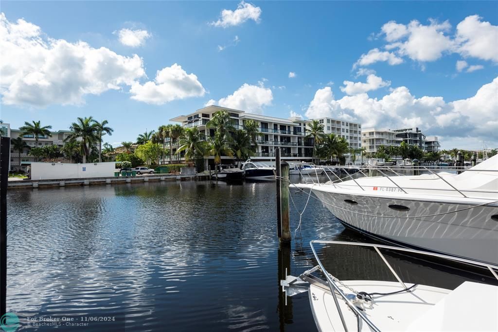 For Sale: $1,435,000 (2 beds, 2 baths, 2260 Square Feet)