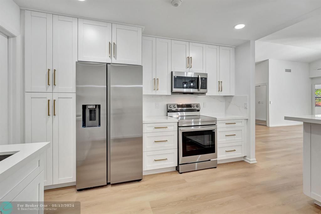 Active With Contract: $649,900 (3 beds, 2 baths, 1585 Square Feet)