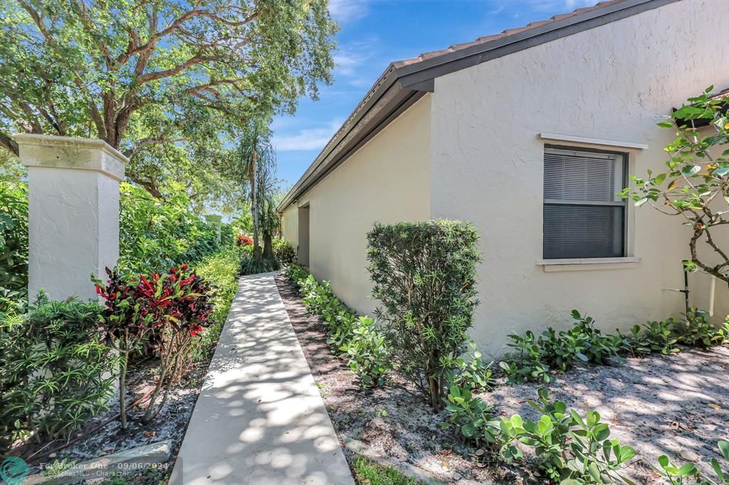 Active With Contract: $649,900 (3 beds, 2 baths, 1585 Square Feet)