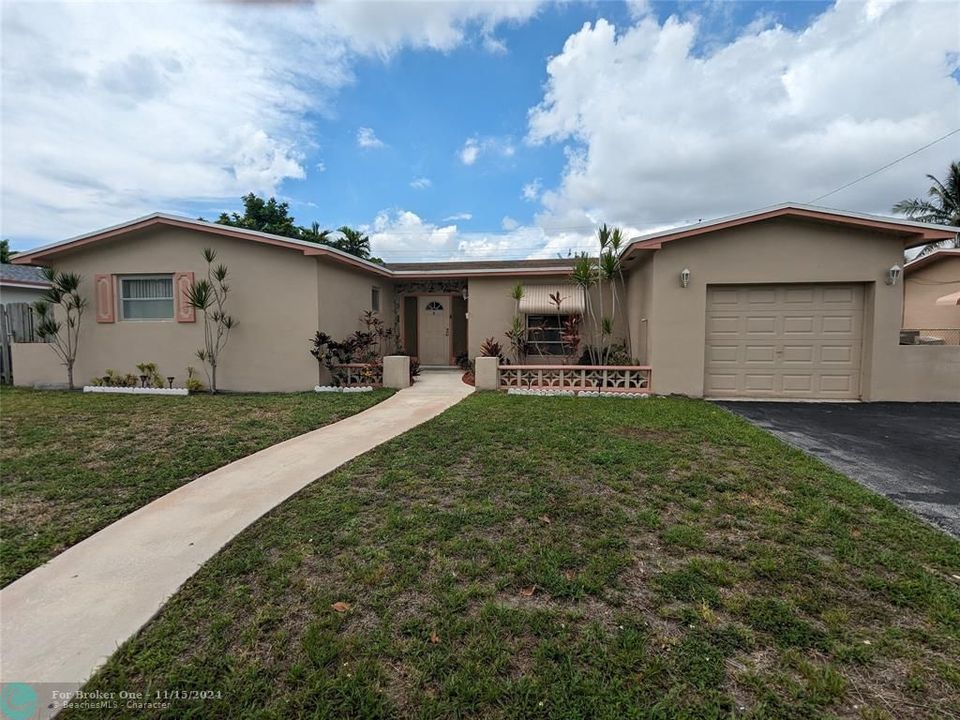 For Sale: $605,000 (3 beds, 2 baths, 1694 Square Feet)