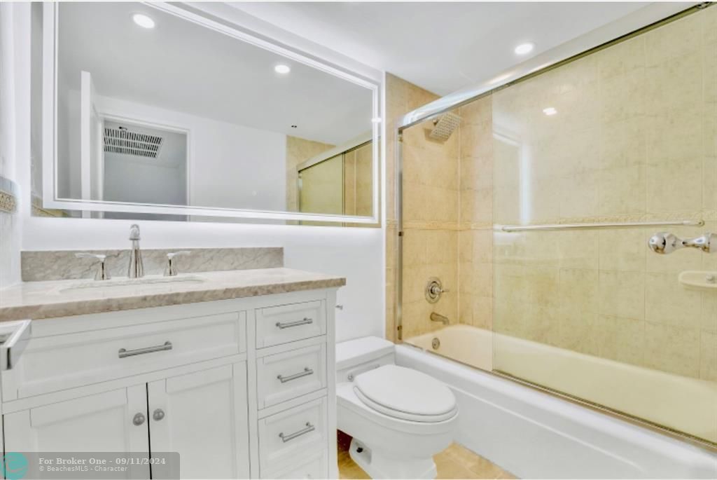 For Sale: $624,900 (2 beds, 2 baths, 960 Square Feet)