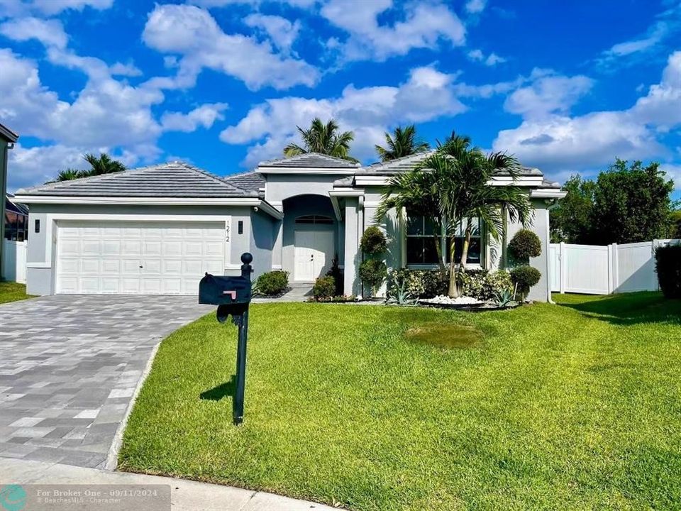 Recently Sold: $949,000 (4 beds, 2 baths, 2285 Square Feet)