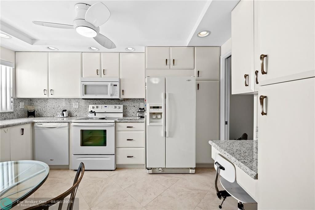 Active With Contract: $5,500 (2 beds, 2 baths, 1201 Square Feet)