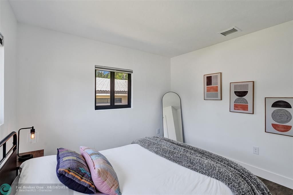 Active With Contract: $585,000 (3 beds, 2 baths, 1405 Square Feet)