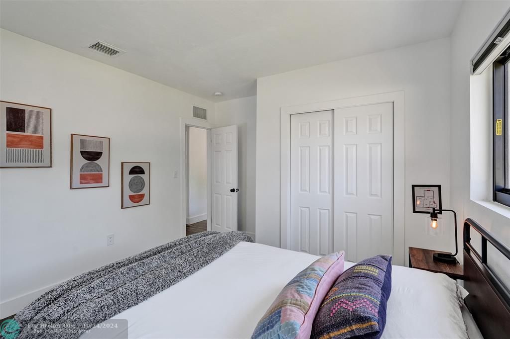 Recently Sold: $585,000 (3 beds, 2 baths, 1405 Square Feet)