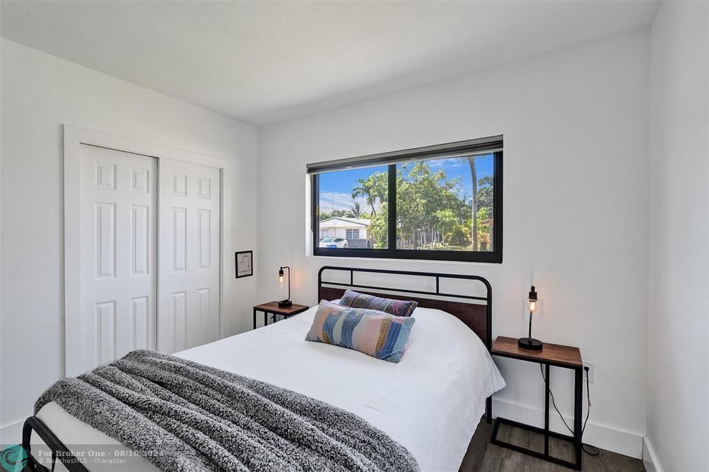 Active With Contract: $585,000 (3 beds, 2 baths, 1405 Square Feet)