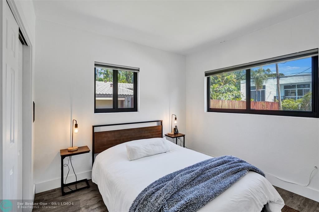 Recently Sold: $585,000 (3 beds, 2 baths, 1405 Square Feet)