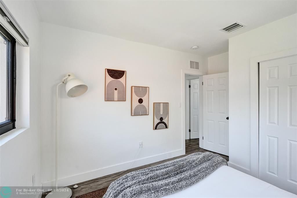 Active With Contract: $585,000 (3 beds, 2 baths, 1405 Square Feet)