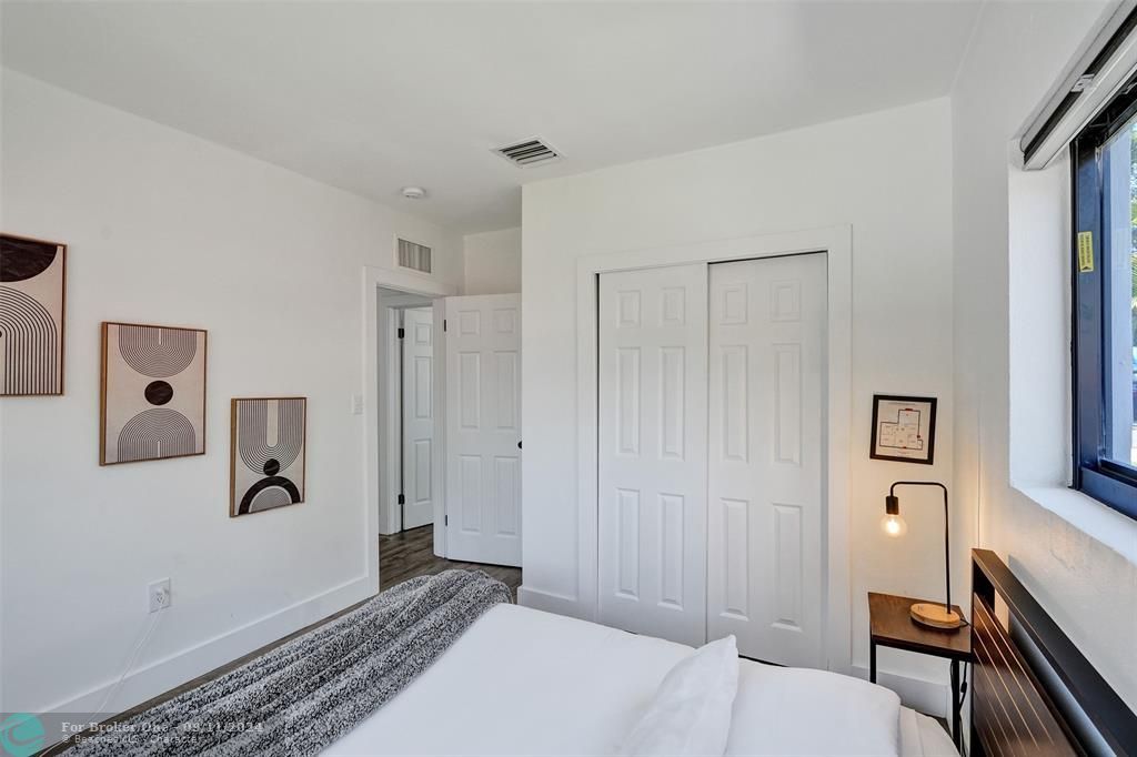 Active With Contract: $585,000 (3 beds, 2 baths, 1405 Square Feet)