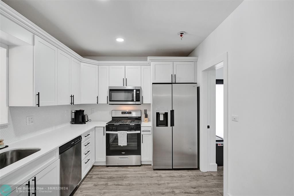 Active With Contract: $585,000 (3 beds, 2 baths, 1405 Square Feet)