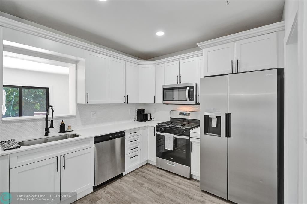 Active With Contract: $585,000 (3 beds, 2 baths, 1405 Square Feet)