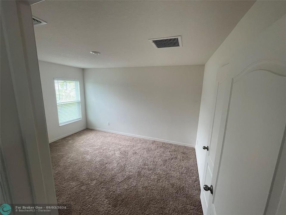 For Rent: $2,400 (3 beds, 2 baths, 1224 Square Feet)