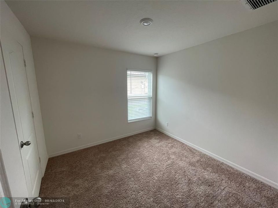 For Rent: $2,400 (3 beds, 2 baths, 1224 Square Feet)