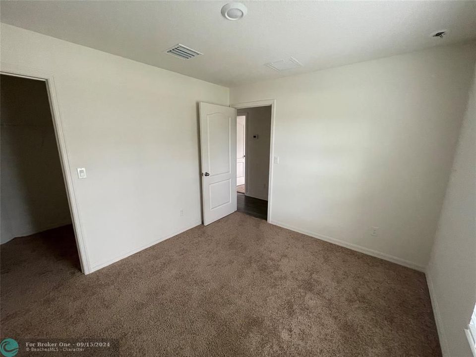 For Rent: $2,400 (3 beds, 2 baths, 1224 Square Feet)