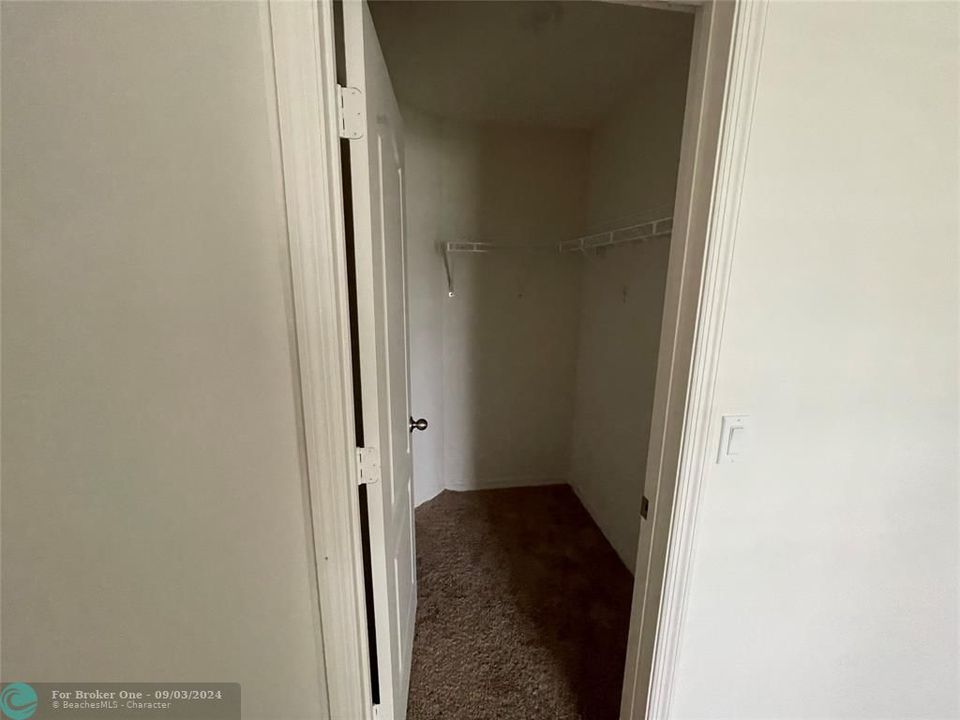 For Rent: $2,400 (3 beds, 2 baths, 1224 Square Feet)