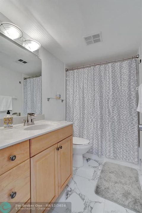 Active With Contract: $359,900 (2 beds, 2 baths, 1380 Square Feet)