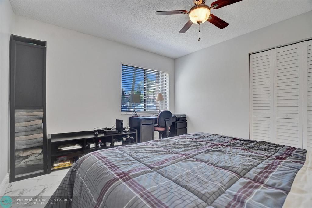 Active With Contract: $359,900 (2 beds, 2 baths, 1380 Square Feet)