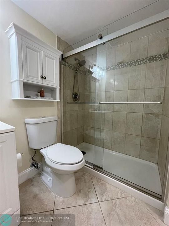 Active With Contract: $169,900 (2 beds, 1 baths, 818 Square Feet)