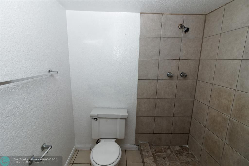 For Rent: $1,950 (2 beds, 2 baths, 1000 Square Feet)