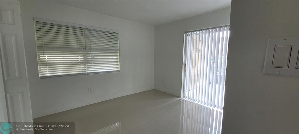 Active With Contract: $2,350 (2 beds, 2 baths, 1019 Square Feet)