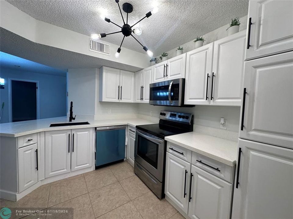 For Rent: $2,900 (3 beds, 2 baths, 1166 Square Feet)