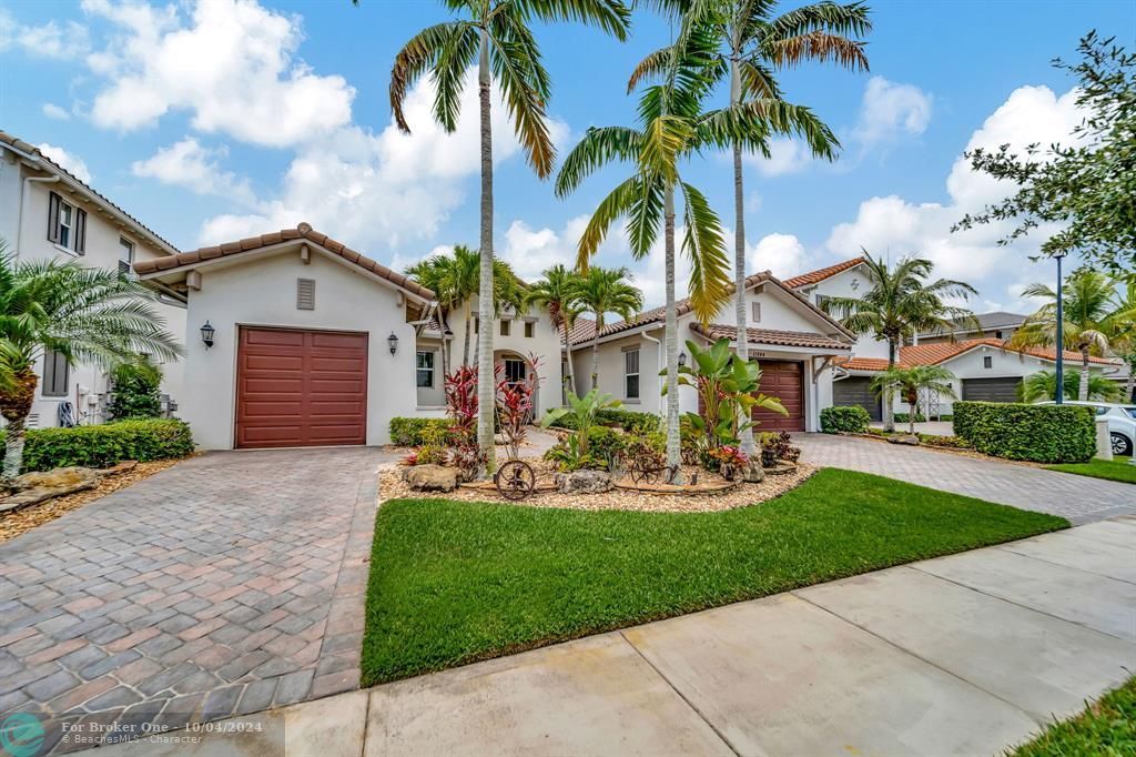 Active With Contract: $6,800 (4 beds, 3 baths, 3024 Square Feet)