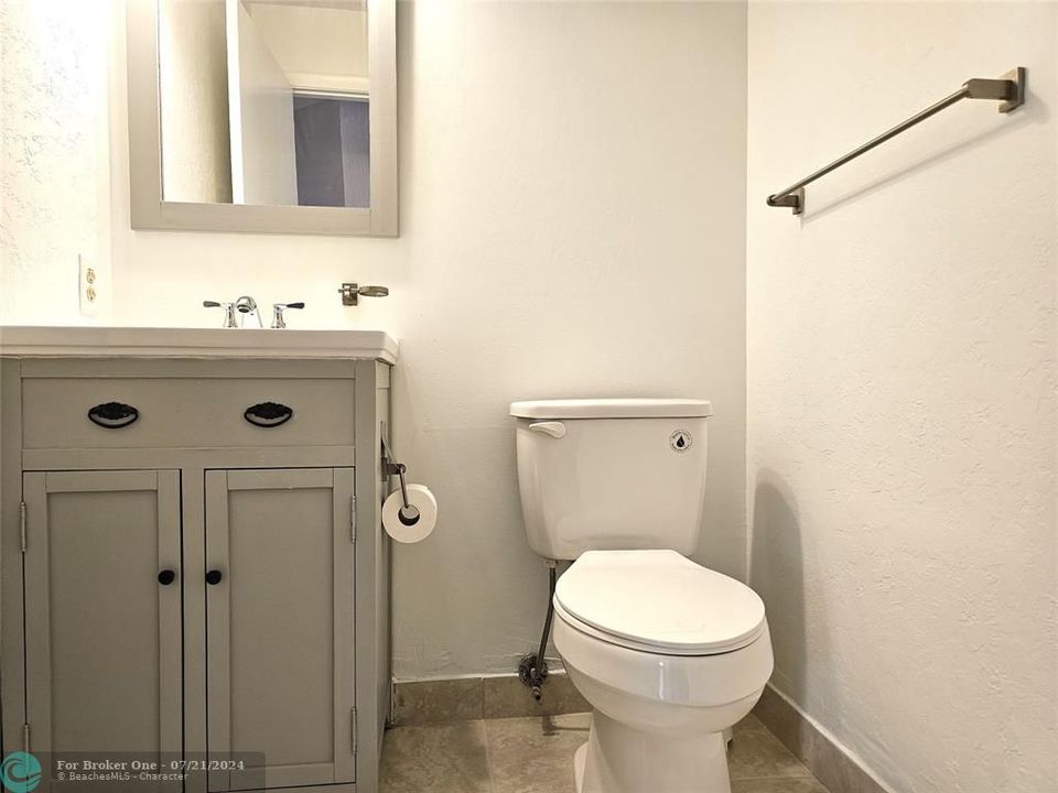 最近租的: $4,100 (4 贝兹, 2 浴室, 2084 平方英尺)