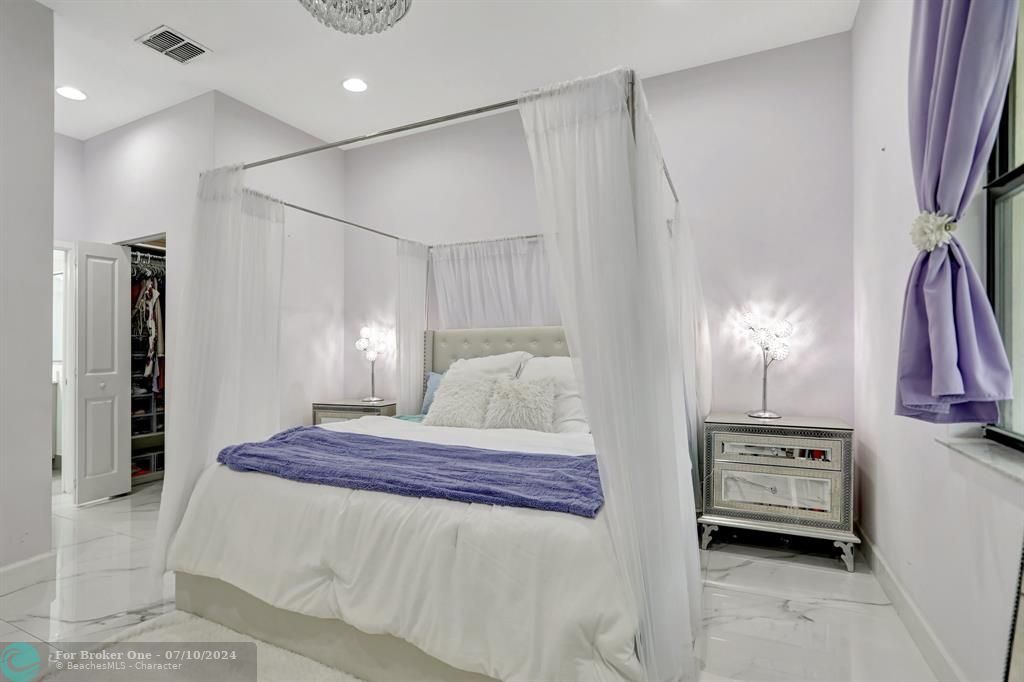 En Venta: $665,000 (4 camas, 3 baños, 2066 Pies cuadrados)