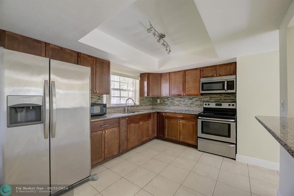 For Rent: $3,500 (3 beds, 2 baths, 1488 Square Feet)