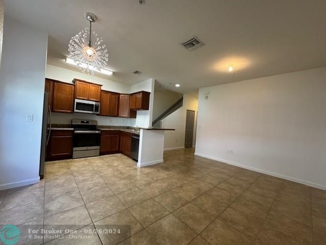 For Rent: $3,000 (3 beds, 2 baths, 1586 Square Feet)