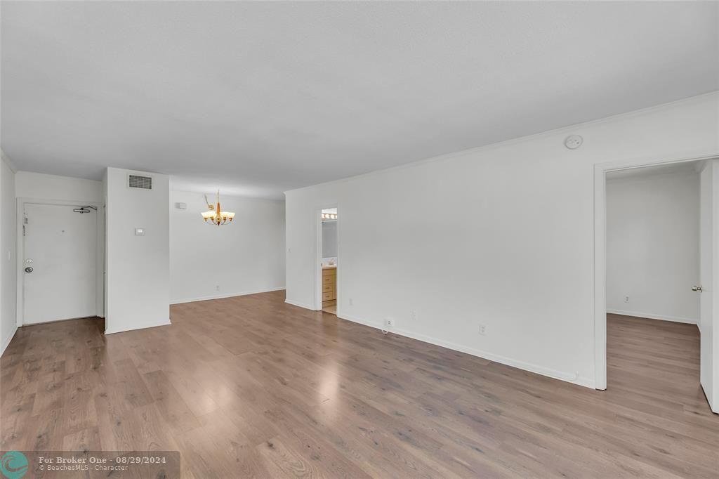 For Rent: $1,775 (1 beds, 1 baths, 685 Square Feet)