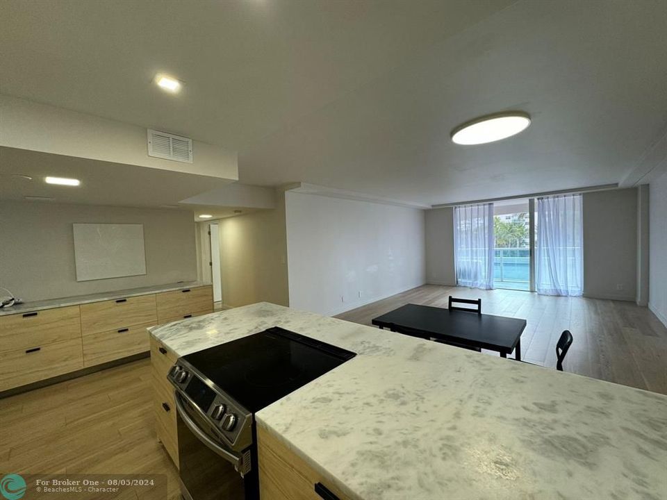 For Rent: $3,200 (2 beds, 2 baths, 1270 Square Feet)