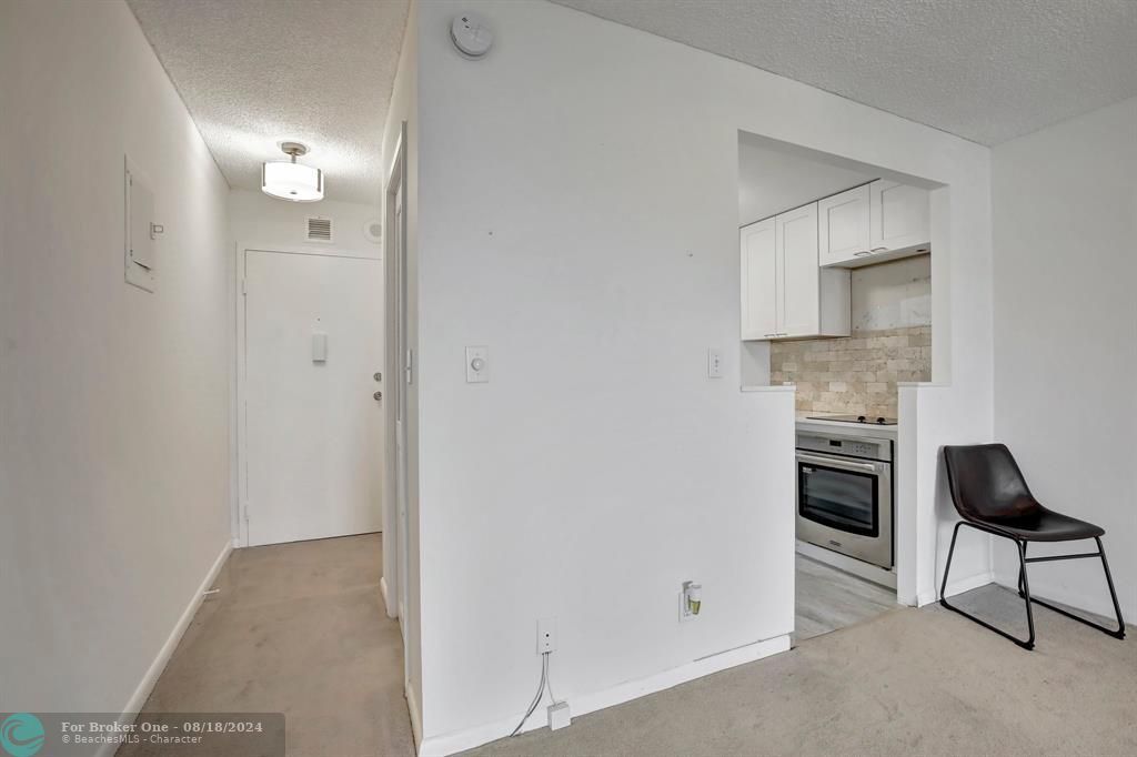 For Sale: $260,000 (2 beds, 1 baths, 850 Square Feet)