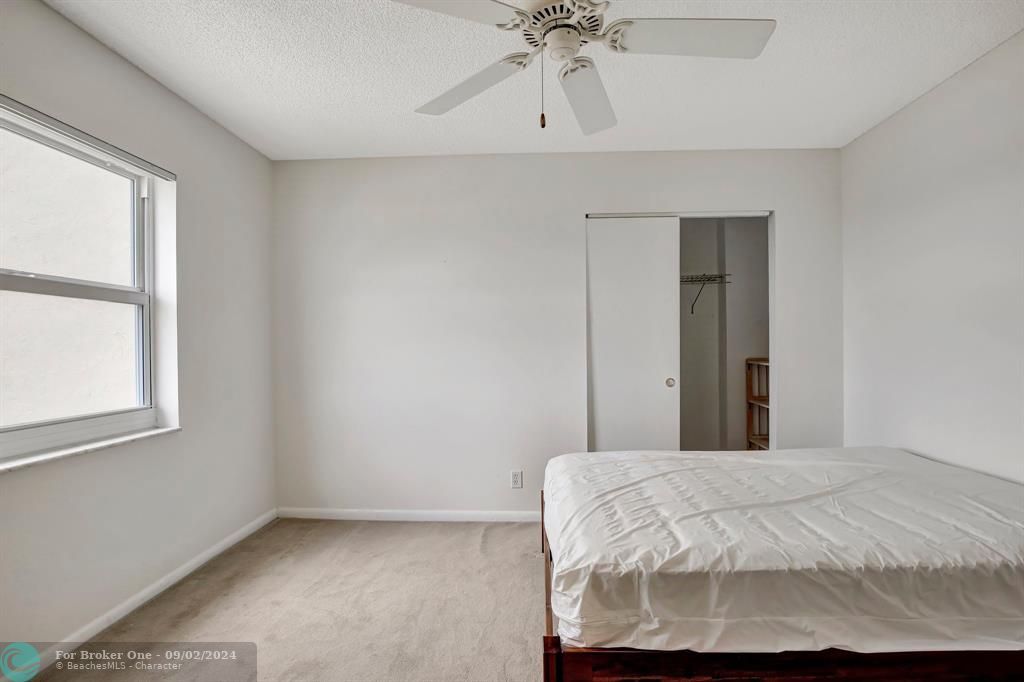 For Sale: $260,000 (2 beds, 1 baths, 850 Square Feet)