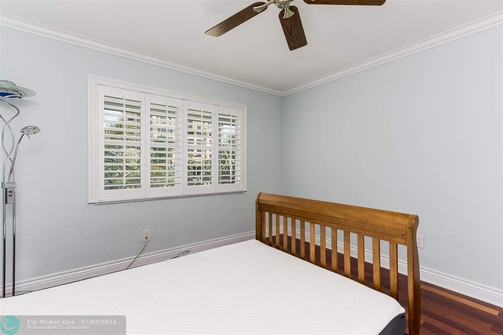 For Sale: $460,000 (2 beds, 2 baths, 960 Square Feet)