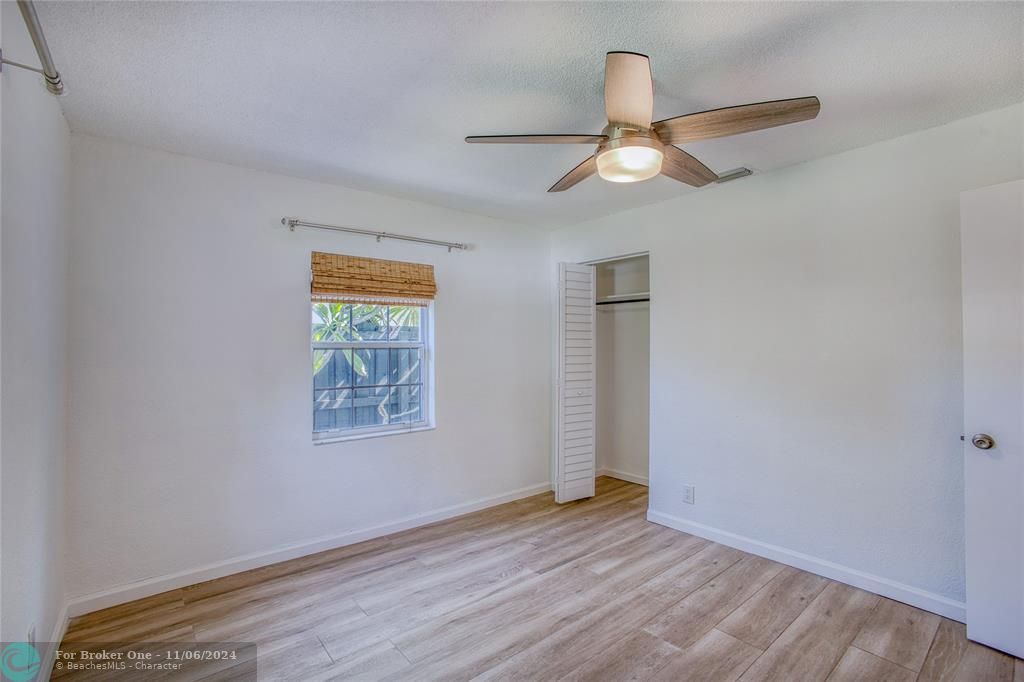 Active With Contract: $2,800 (2 beds, 1 baths, 828 Square Feet)