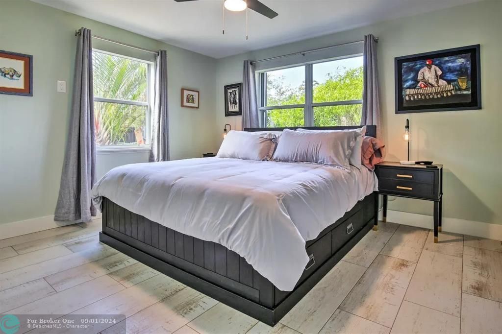 For Sale: $625,000 (2 beds, 1 baths, 1026 Square Feet)