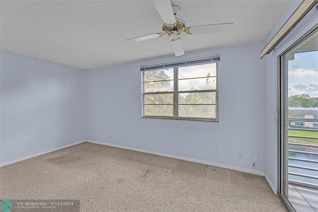 Active With Contract: $174,900 (2 beds, 2 baths, 1425 Square Feet)