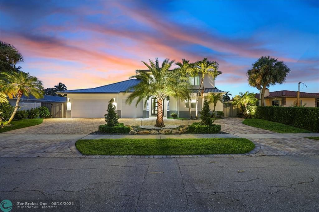 For Sale: $3,900,000 (5 beds, 4 baths, 3307 Square Feet)