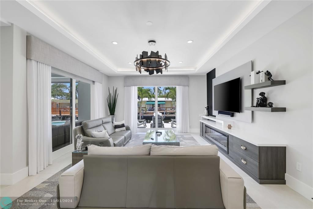 For Sale: $3,900,000 (5 beds, 4 baths, 3307 Square Feet)