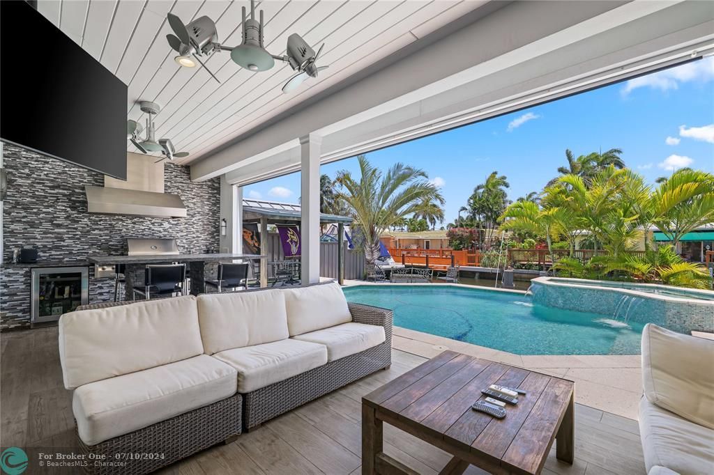 For Sale: $3,900,000 (5 beds, 4 baths, 3307 Square Feet)