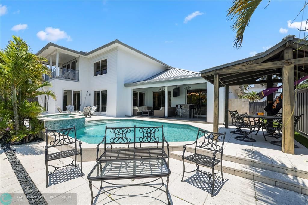 For Sale: $3,900,000 (5 beds, 4 baths, 3307 Square Feet)