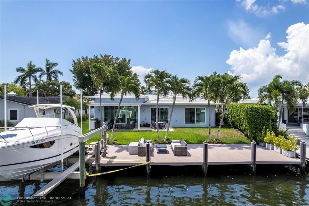 For Sale: $2,990,000 (3 beds, 2 baths, 2495 Square Feet)